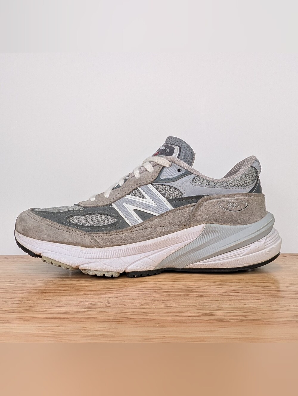 New Balance 990vó Womens Size 6 Gray White Suede Running Shoes USA Made W990GL6